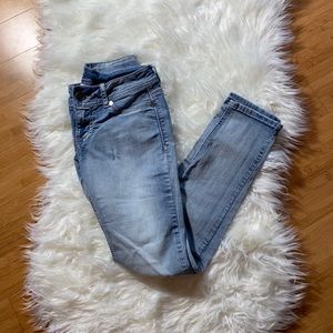 Maurice’s Size Small Light Wash Jeans
